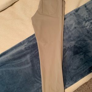32” Lululemon ABC pants classic - Khaki
